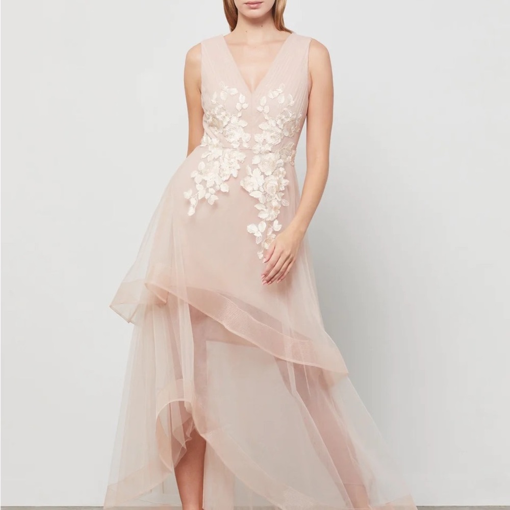 Feel like a Barbie in this beautiful pink nice dress. In classic BCBG style.